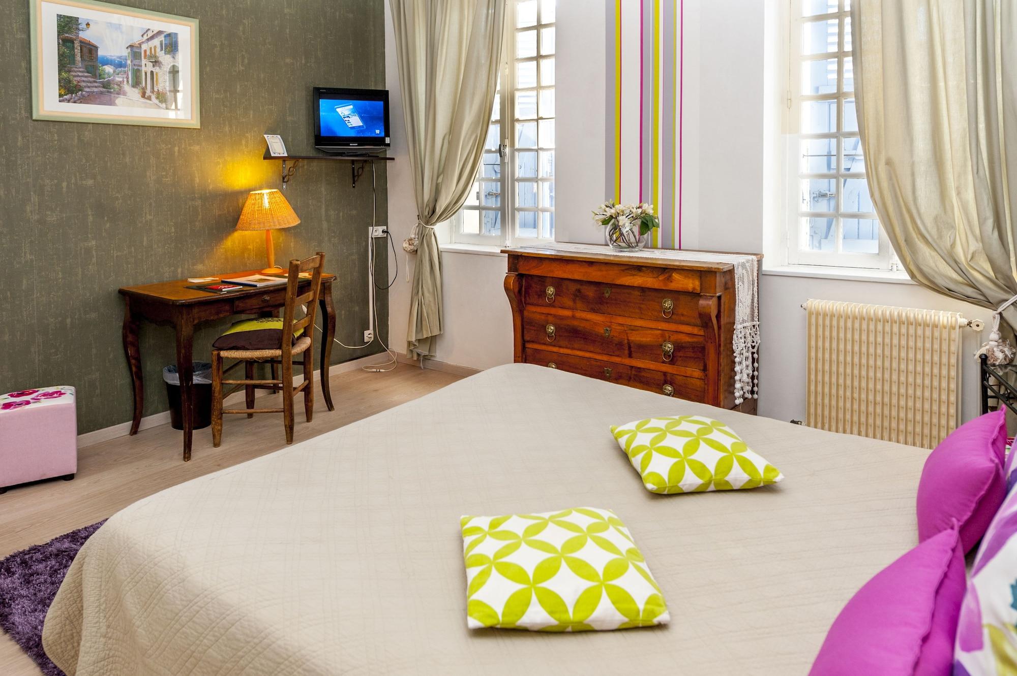 Logis Auberge De Tavel Exterior photo