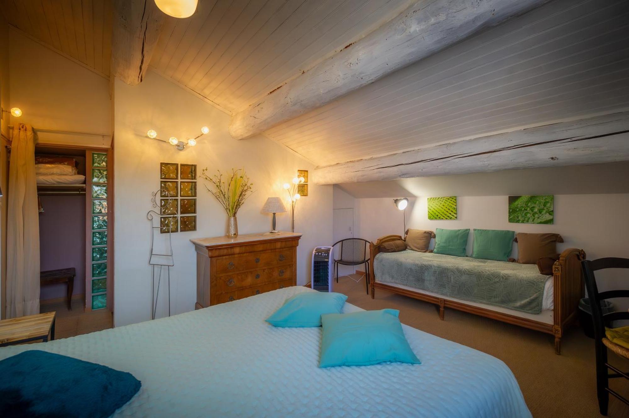 Logis Auberge De Tavel Exterior photo